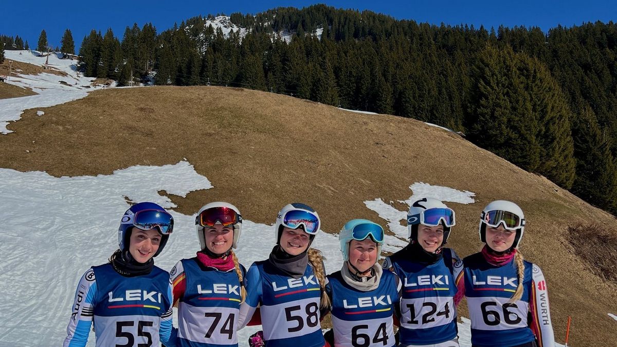 Gruppenfoto mit Freuden im Ziel