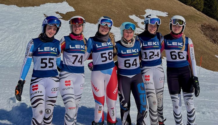 Gruppenfoto mit Freuden im Ziel