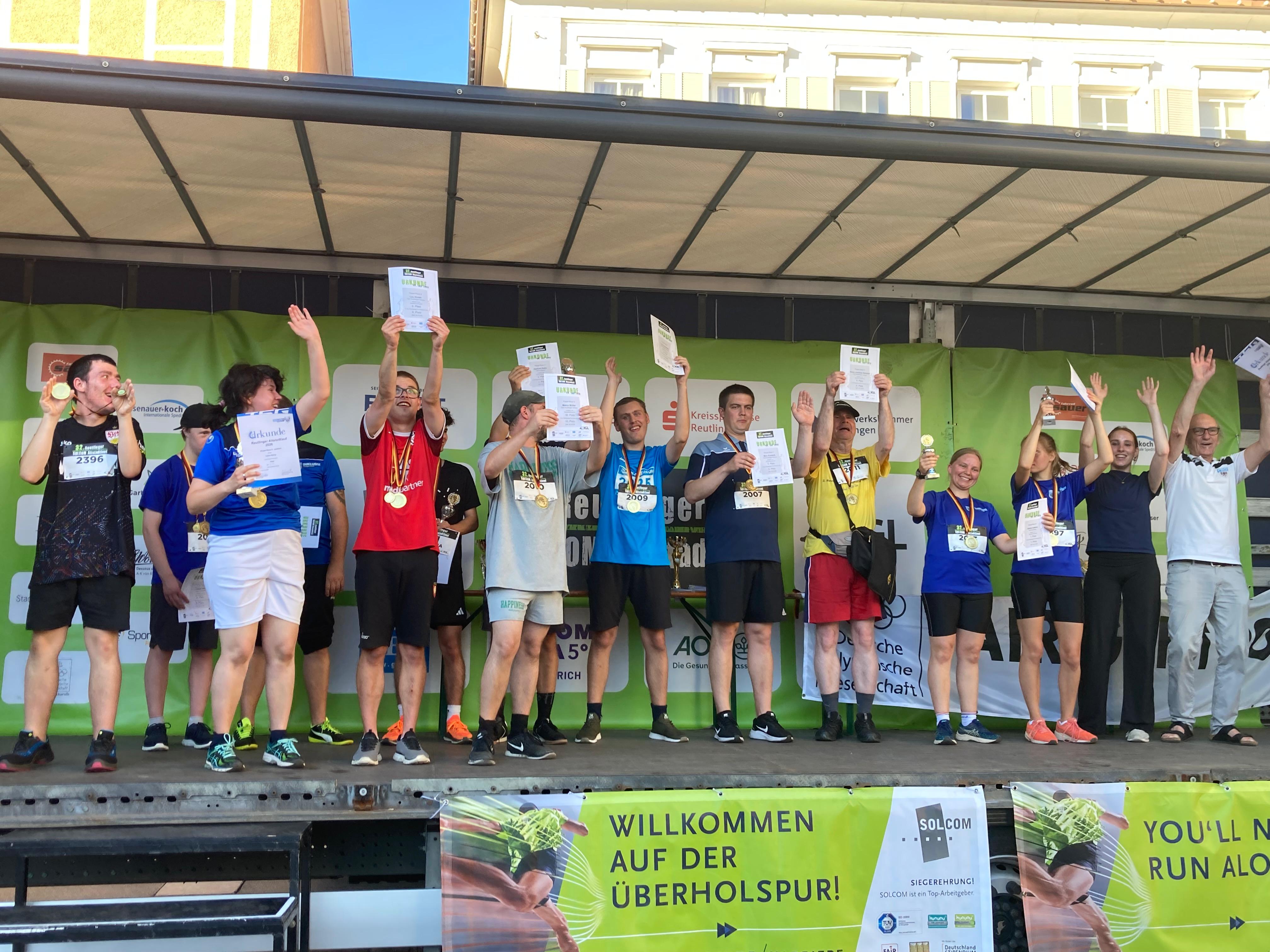 TSG Inklusiv sorgt für Riesenstimmung und Spitzenleistungen beim Reutlinger Altstadtlauf